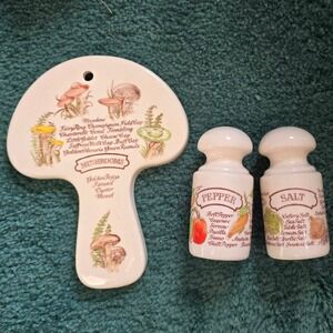 Vintage Avon 1980 Mushroom Trivet & Salt Pepper Shakers Set Kitchen Decor Glass